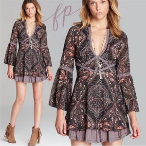 FREE PEOPLE bell sleeve empire waist paisley print mini dress sz. 6